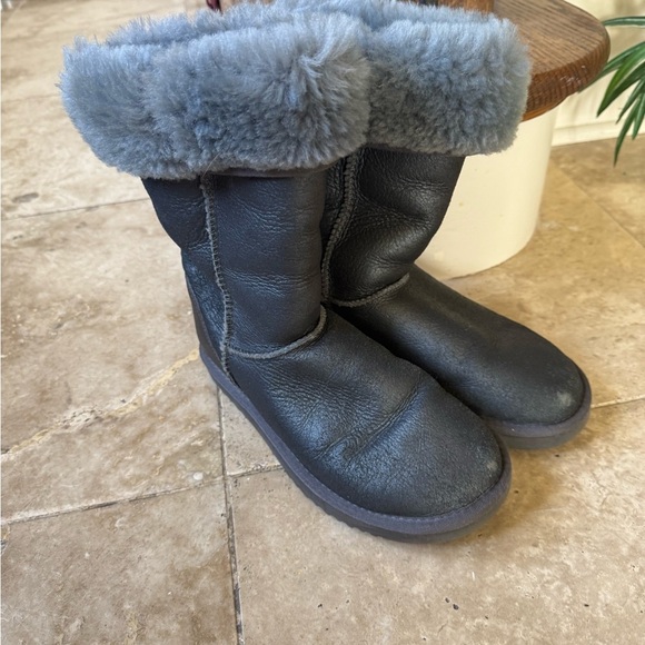 UGGs ladies slate gray size 5 very good condition cool grey color. - Picture 9 of 15